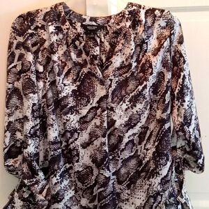 NEW  SIMPLYVERA BLACK & WHITE PRINT BLOUSE.  100% POLYESTER. SIZE SMALL